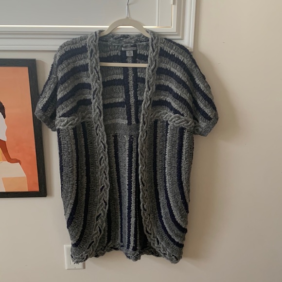 Anne Klein, Sz M, short sleeve sweater vest in Italian yarn. - Picture 1 of 6